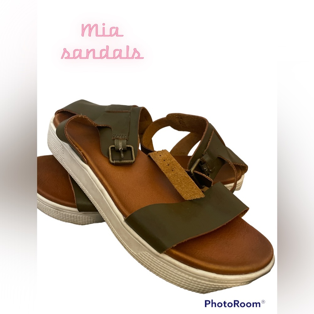 Mia sandals size 8.5